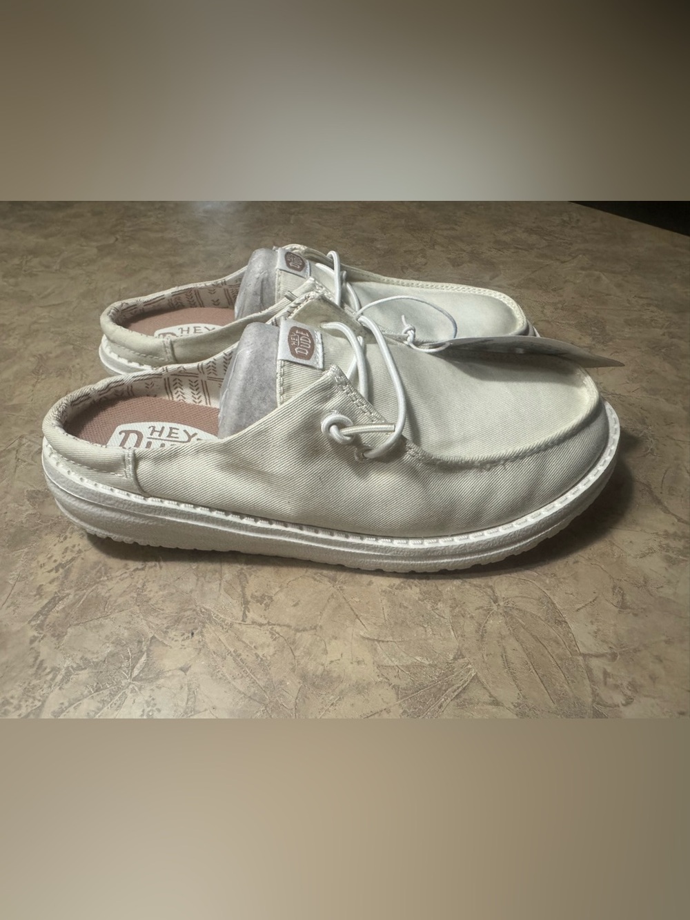 Hey Dude women's Wendy Slip-On Loafers in Off-White Sz 7